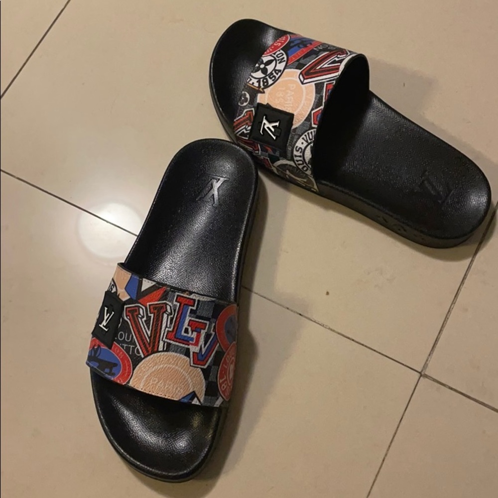 LV sandals size 8.5